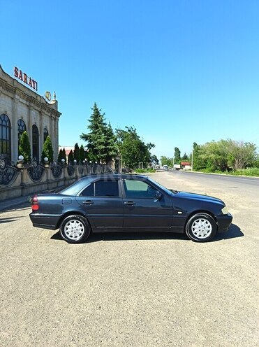 Mercedes C 200-7