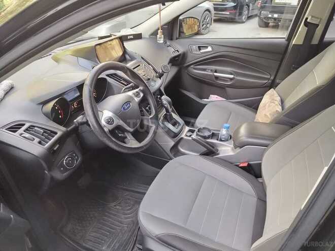 Ford Escape-17