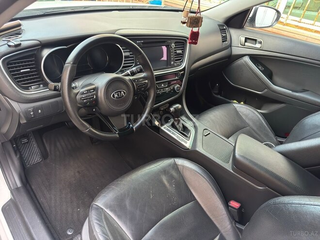 Kia K5-4