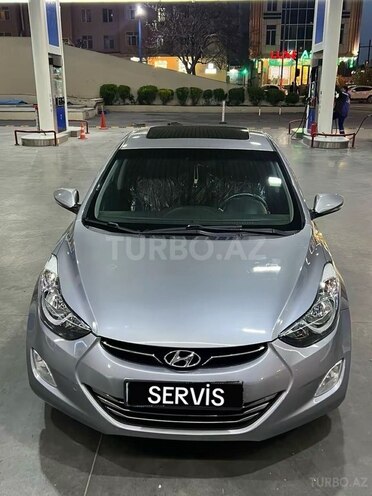 Hyundai Elantra-1