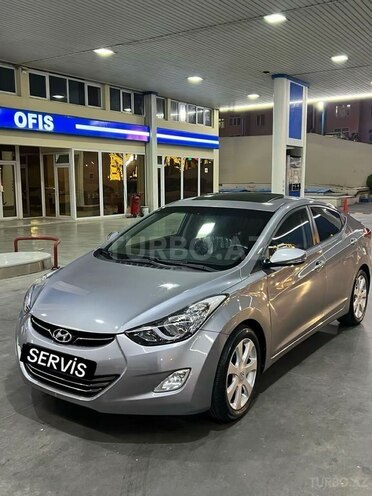 Hyundai Elantra-4