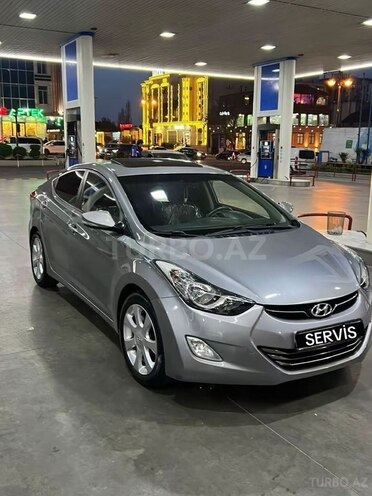 Hyundai Elantra-2