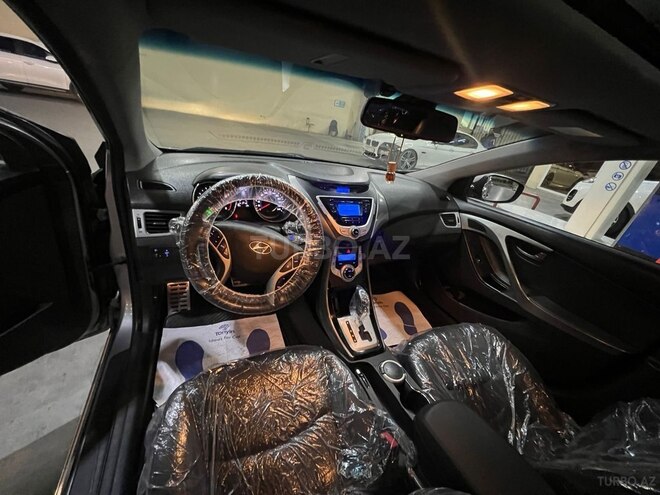 Hyundai Elantra-7