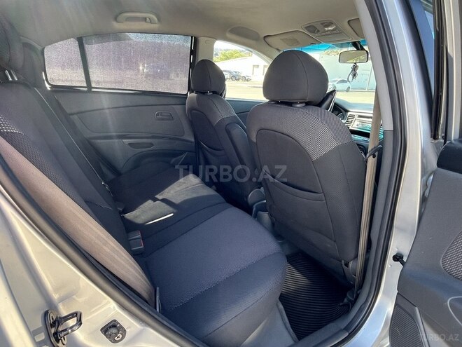 Kia Rio-7