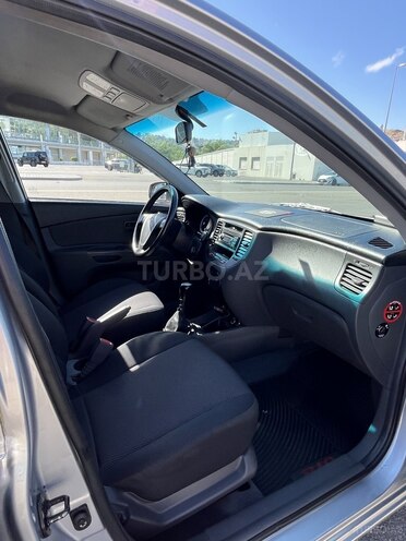 Kia Rio-6