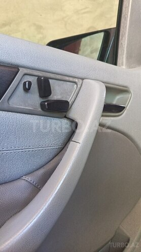 Mercedes C 200-11