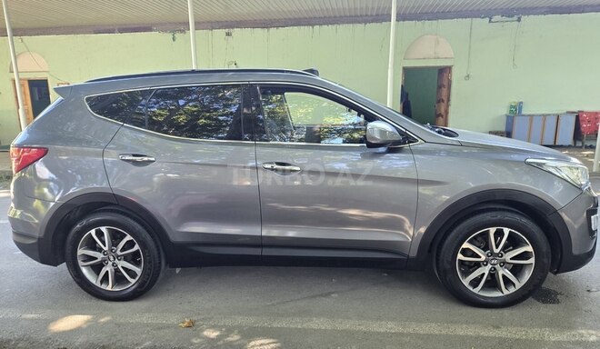 Hyundai Santa Fe-5