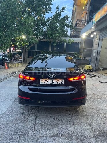 Hyundai Elantra-5