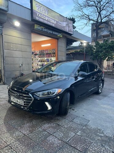 Hyundai Elantra-3