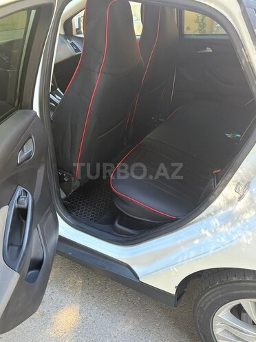 Ford Focus-8