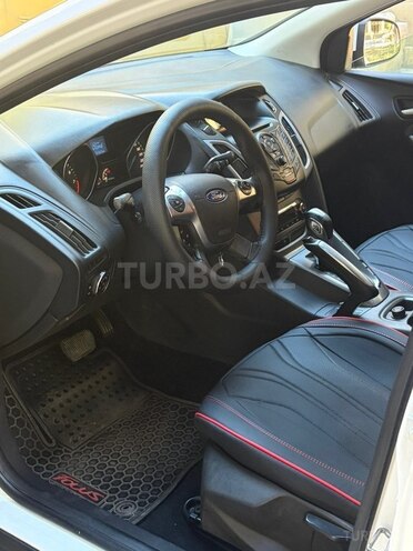 Ford Focus-7