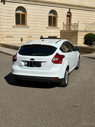 Ford Focus-13