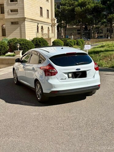 Ford Focus-11