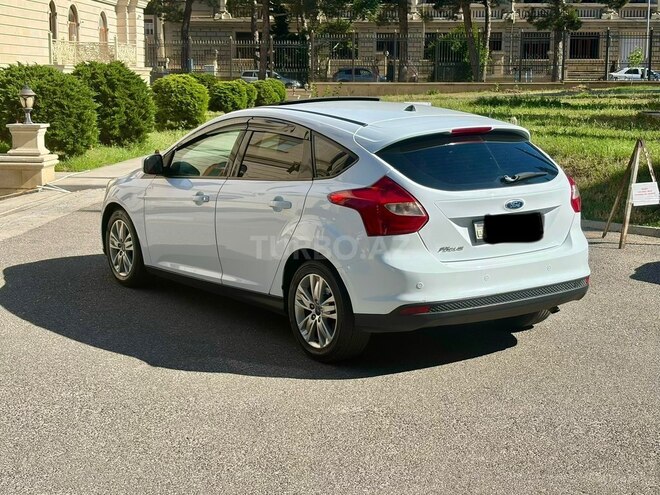 Ford Focus-10