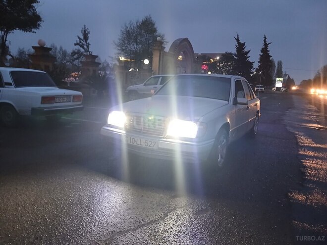 Mercedes 200 D-4