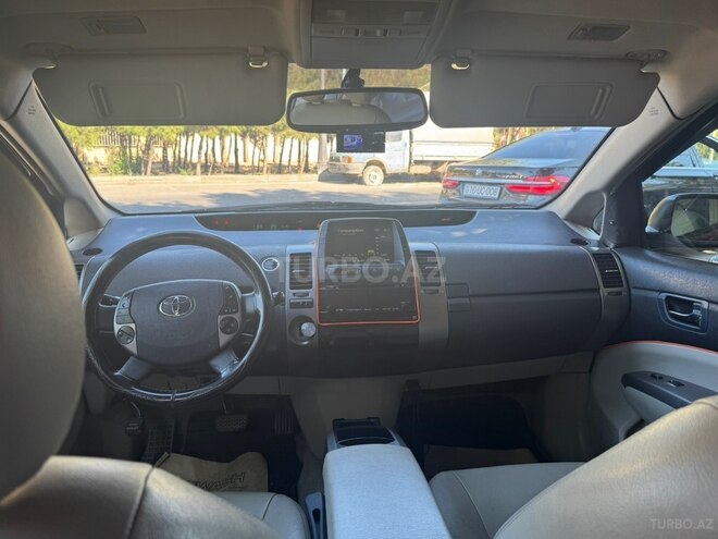 Toyota Prius-8