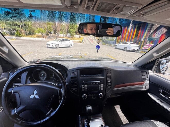 Mitsubishi Pajero-16