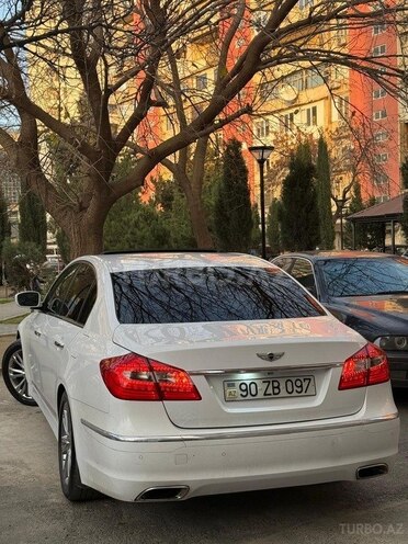 Hyundai Genesis-3