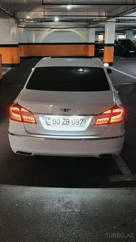 Hyundai Genesis-12