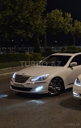 Hyundai Genesis-16