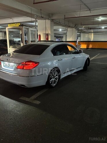 Hyundai Genesis-10