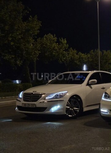 Hyundai Genesis-11