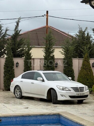 Hyundai Genesis-5