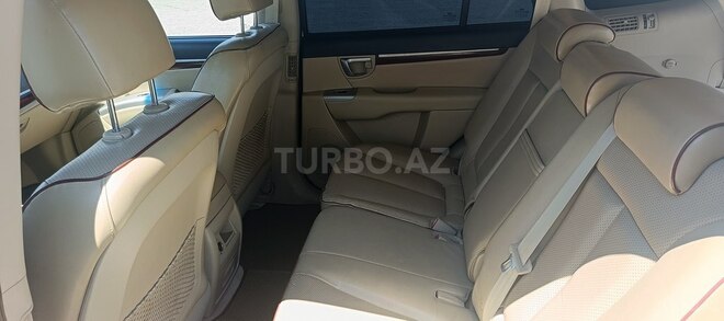 Hyundai Santa Fe-12