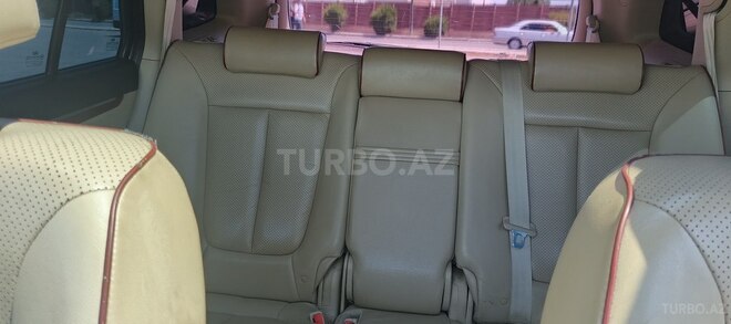 Hyundai Santa Fe-13