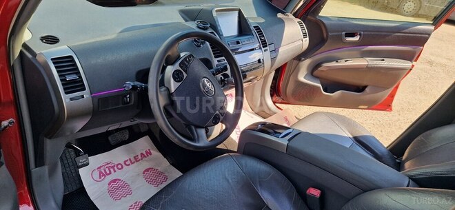 Toyota Prius-4