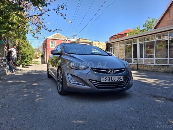 Hyundai Elantra-3