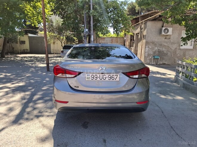Hyundai Elantra-5