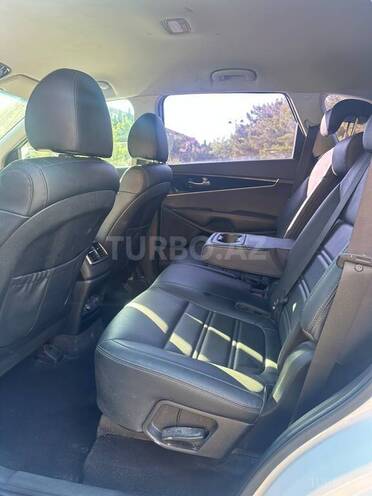 Kia Sorento-9