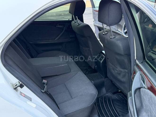 Mercedes E 240-9