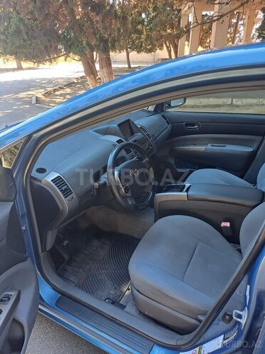 Toyota Prius-8