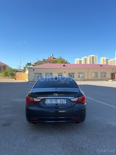Hyundai Sonata-4