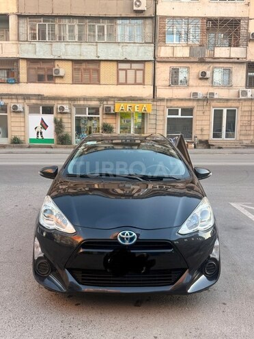 Toyota Aqua-1