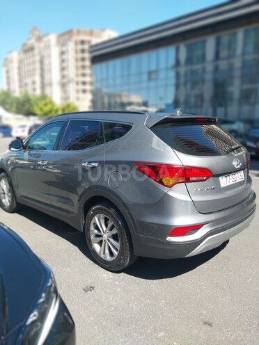 Hyundai Santa Fe-4