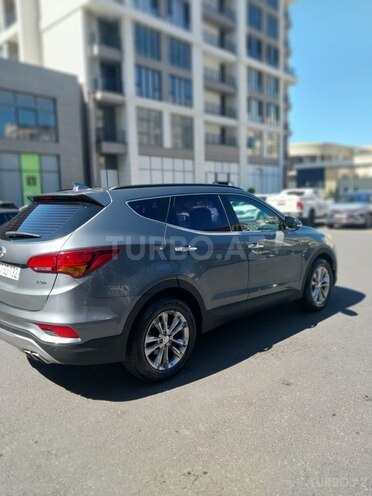 Hyundai Santa Fe-5