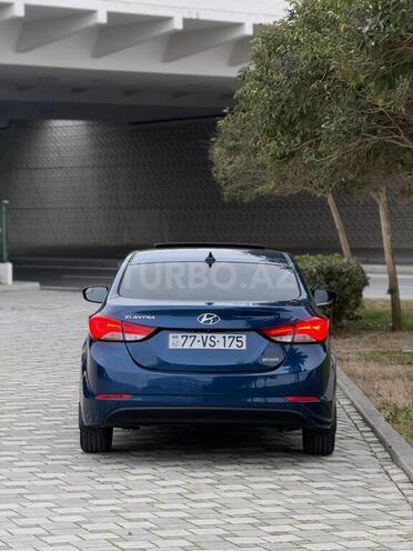 Hyundai Elantra-4
