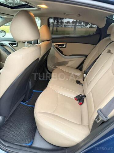 Hyundai Elantra-9