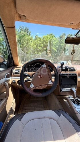 Porsche Cayenne Turbo-16
