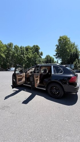 Porsche Cayenne Turbo-10