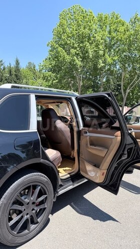 Porsche Cayenne Turbo-12