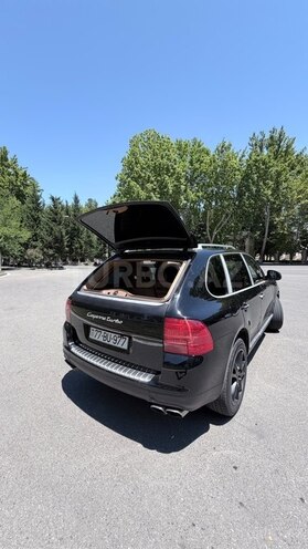 Porsche Cayenne Turbo-13