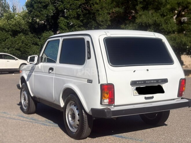 LADA (VAZ) Niva-9