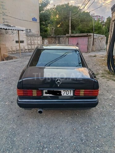 Mercedes 190-2