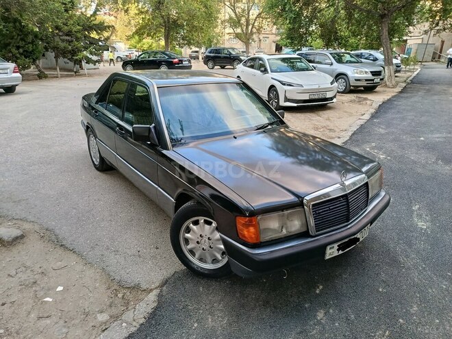 Mercedes 190-9