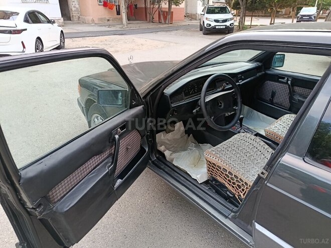 Mercedes 190-14