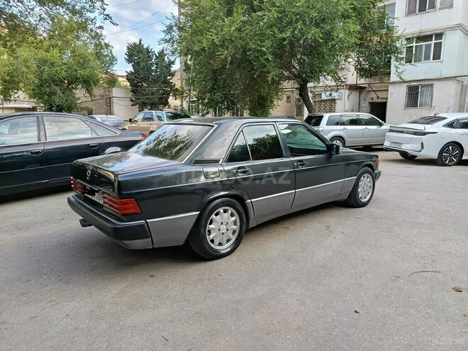 Mercedes 190-5
